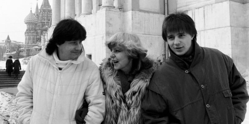 Petr Kotvald, Stanislav Hložek a Hana Zagorová byli slavní i v zahraničí, kam jezdili pravidelně koncertovat. 
