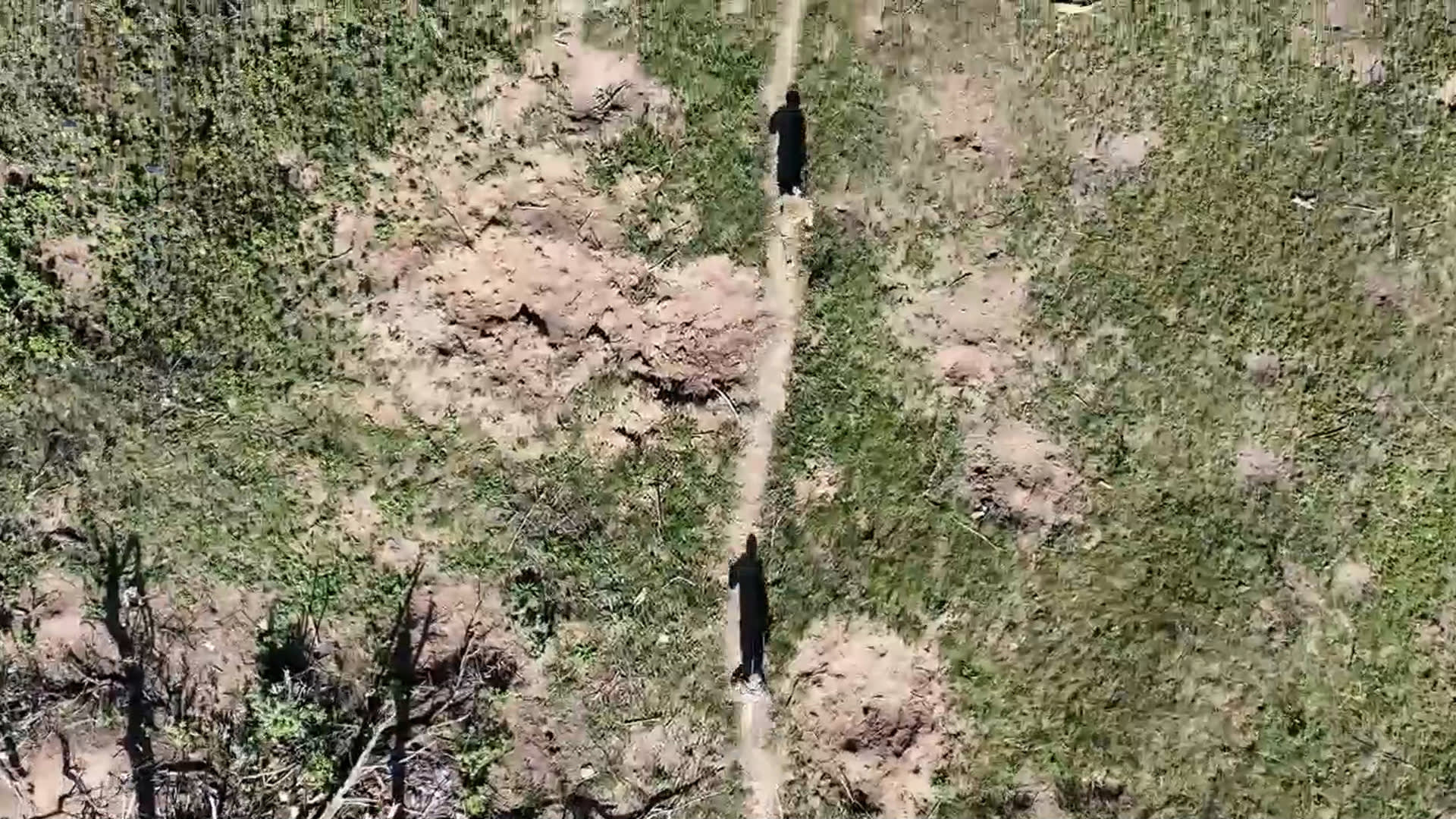 Rusové prchali před ukrajinskými drony.