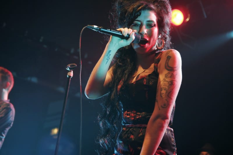 Po smrti bylo v krvi Amy Winehouse naměřeno přes 4 promile alkoholu.