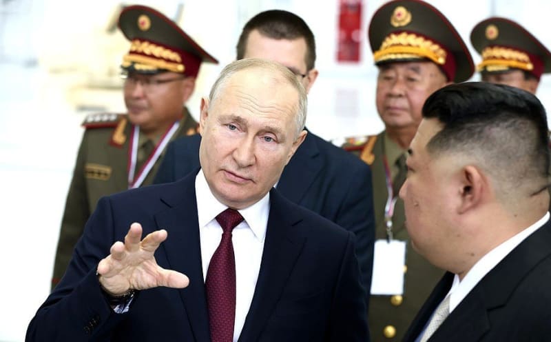 Ruský prezident Vladimir Putin na setkání s korejským protějškem Kim Čong-unem (13. 9. 2023).