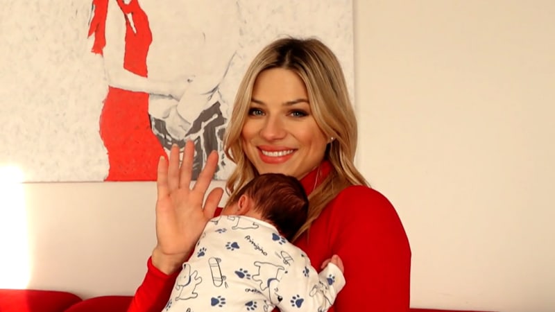 Moderátorka Eva Perkausová slaví první narozeniny syna. Poprvé odhalila jeho tvář