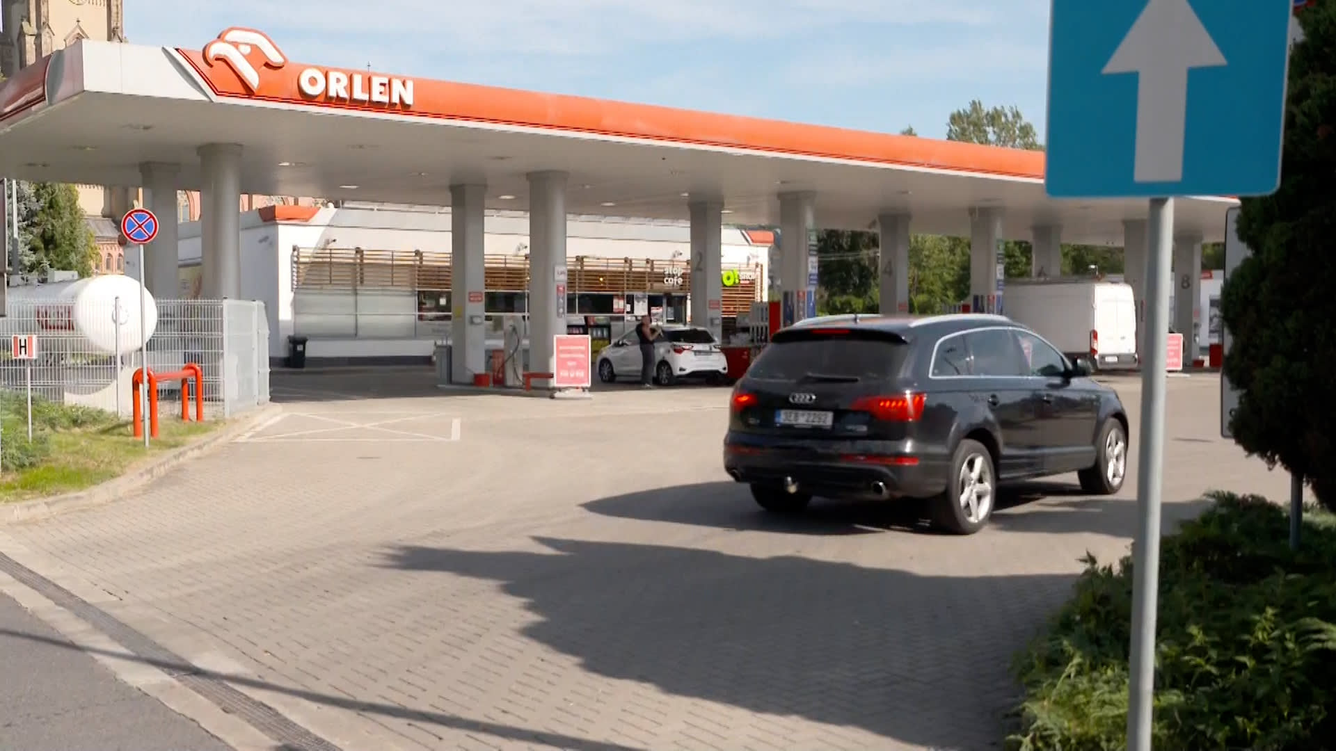 Za levným benzinem jezdí Češi do Polska.