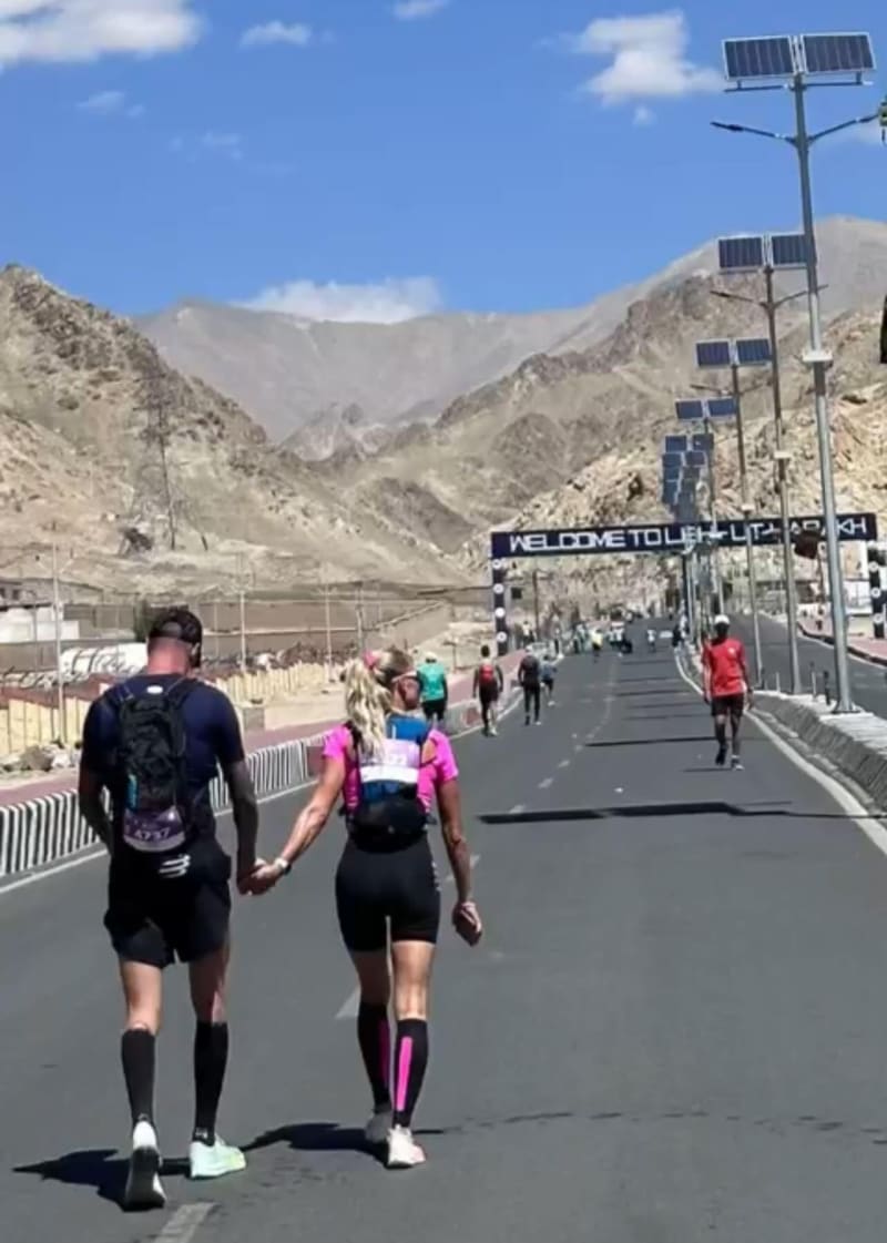 Petr Vágner s přítelkyní Silvií Vlčkovou uběhli nebezpečný maraton v Himalájích.