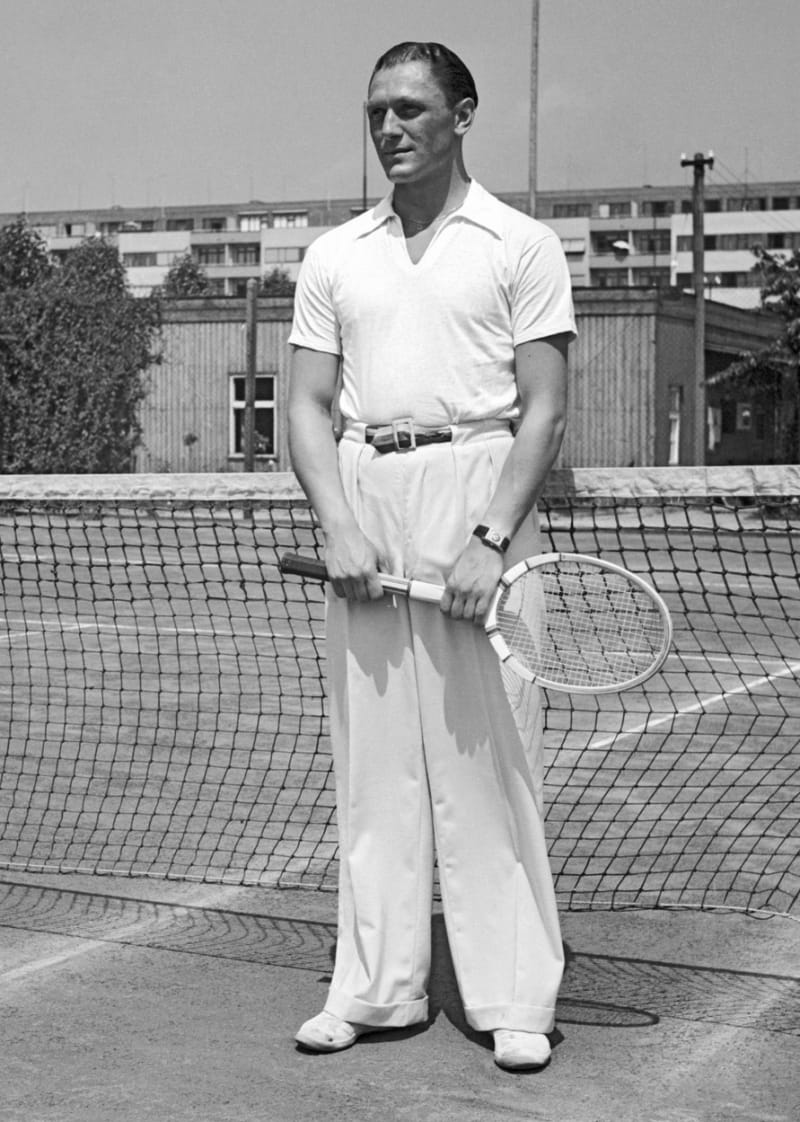 Josef Bican byl také vynikajícím tenistou. 