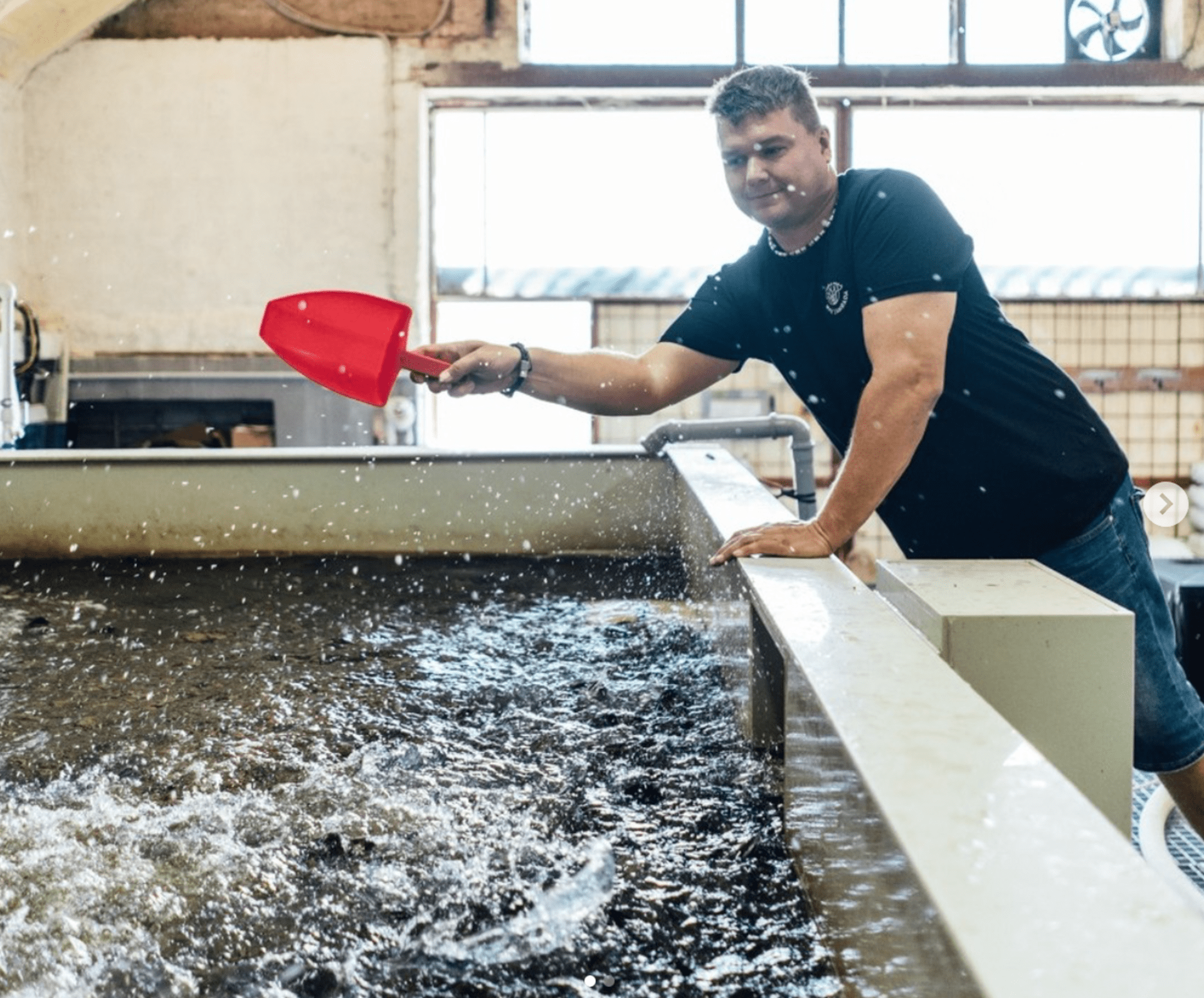 Nezbytnou součástí aquaponie je čištění filtrů. Tohle je prý nejrychlejší čistič ze všech, Michal Hrášek. 