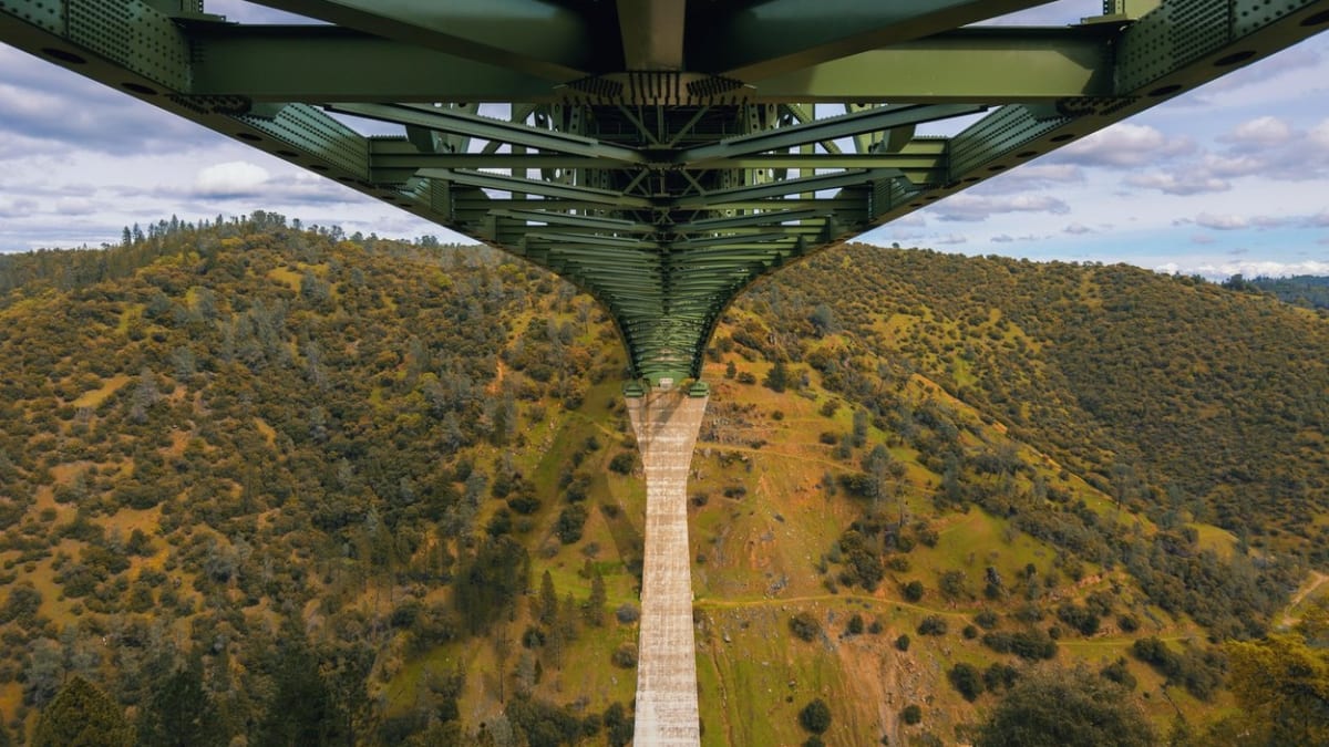 Most Forest Hill v kalifornském městě Auburn