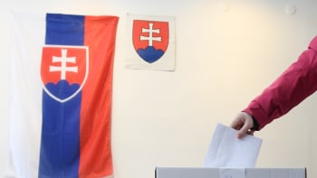 ON-LINE: Na Slovensku začaly volby. Očekává se velmi těsný výsledek