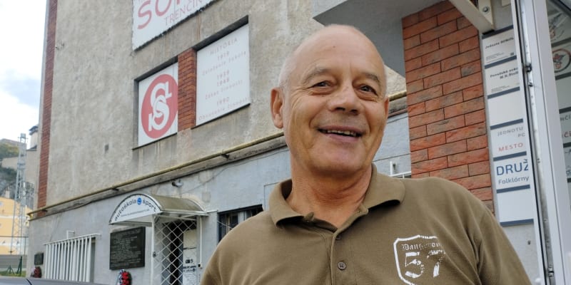 Milan Búda, 76letý vrátný trenčínské sokolovny, má z výsledků voleb velké obavy.