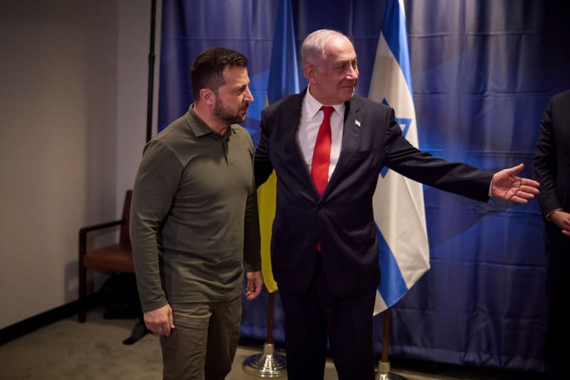 Ukrajinský prezident Volodymyr Zelenskyj a izraelský premiér Benjamin Netanjahu