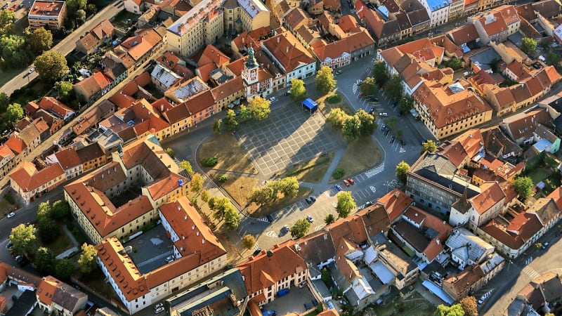 Středočeské královské město Slaný nabízí bohatou historii, krásné okolí a muzeum slánek