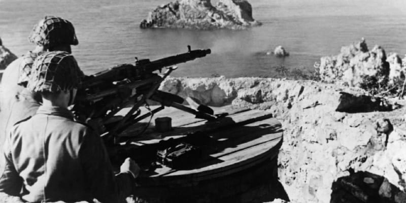 Němci v září 1943 kromě Kefalonie obsadili i sousední ostrov Korfu, kde zajali kolem 8000 Italů