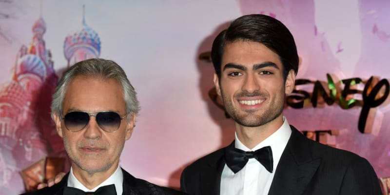 Andrea Bocelli se svým mladším synem Matteem