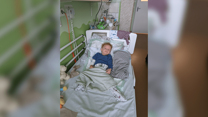 Dvouletý Martínek trpí vzácným syndromem AADC, na léčbu potřeboval 100 milionů korun.