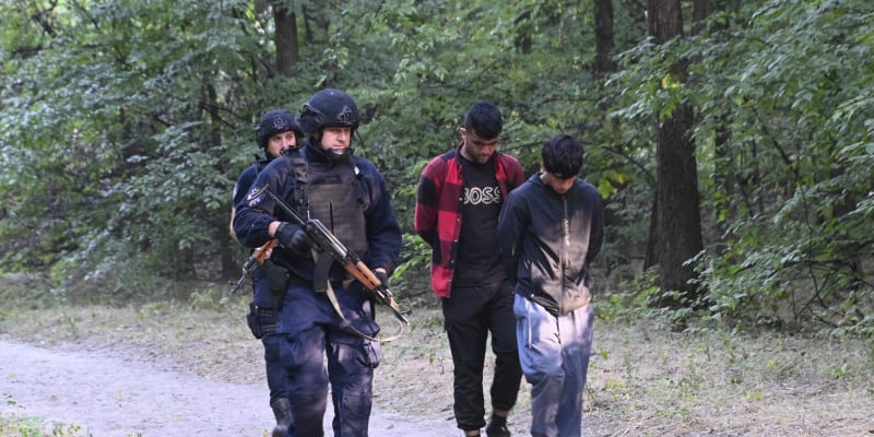 Srbská policie zadržela nelegální migranty u maďarských hranic.