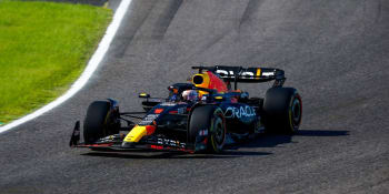 Verstappen triumfoval v Japonsku, příště může slavit titul. Red Bull ovládl Pohár konstruktérů
