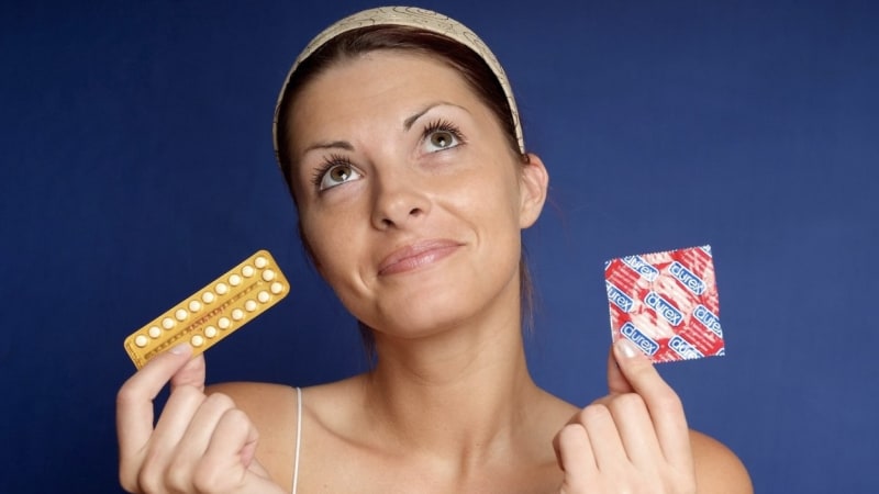 Největší mýty o antikoncepci? Hormony způsobují neplodnost a při kojení neotěhotníte
