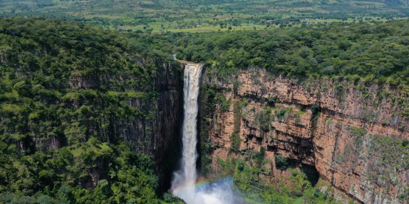 Okolí vodopádu Kalambo na hranicích Zambie a Tanzanie je archeologickým Eldoradem
