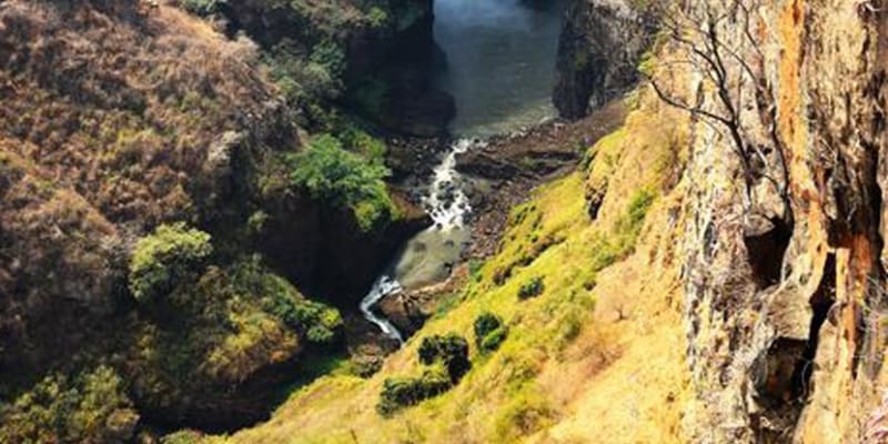 Vodopád Kalambo je s výškou 235 metru druhým nejvyšším vodopádem v Africe