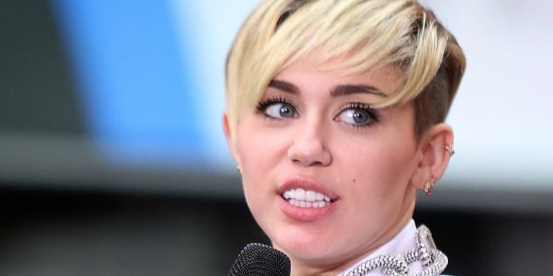 Miley Cyrus si mnozí pamatují i s tímto lookem.