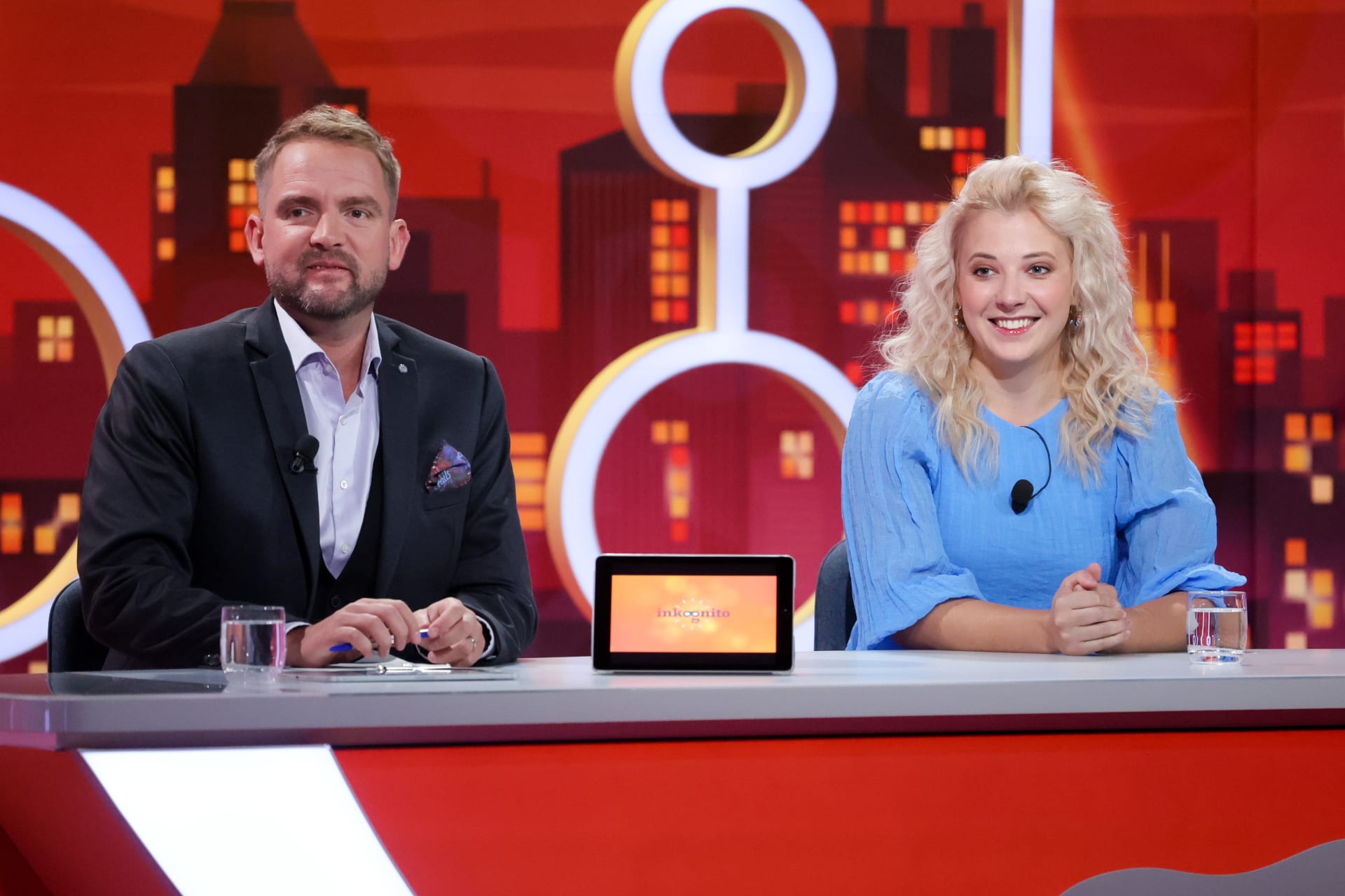 Anička Slováčková s moderátorem Liborem Boučkem v pořadu Inkognito TV Prima. 