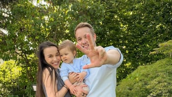 Radostná zpráva! Youtuber Jirka Král oslavil narození dvojčat. S krásnou partnerkou už mají velkou rodinu