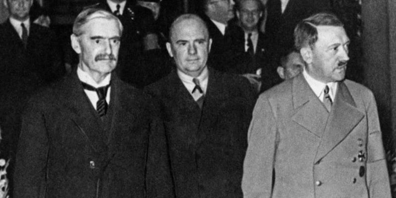 Arthur Neville Chamberlain a Adolf Hitler