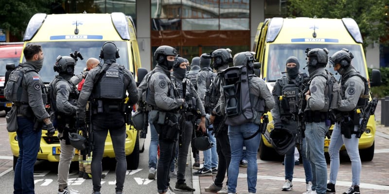 Střelba v Rotterdamu si vyžádala několik mrtvých.