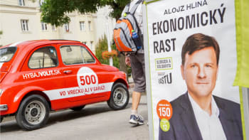 OBRAZEM: Oblepené Slovensko. Ulice jsou zahlcené billboardy i volebními fiaty