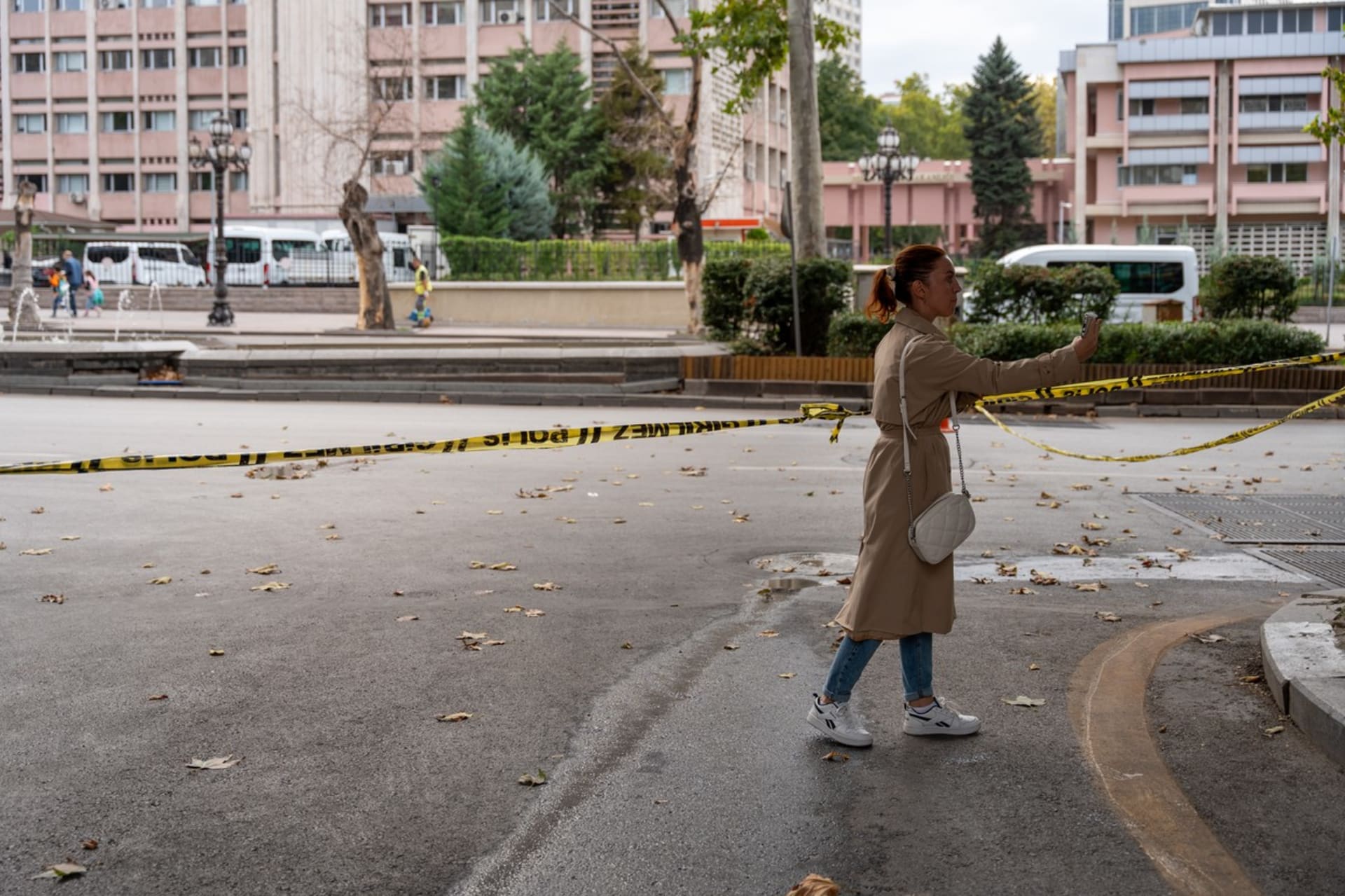 V Ankaře se v blízkosti tamního parlamentu odpálil sebevražedný atentátník (1. 10. 2023).