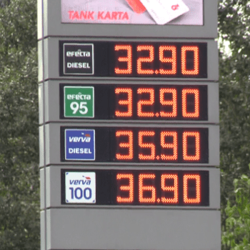 Síť čerpacích stanic Orlen razantně snížila ceny benzínu a nafty na svých pumpách podél hranic s Polskem (1. 10. 2023).