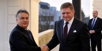Těším se na spolupráci s vlastencem, vzkázal Ficovi Orbán. Zahraniční média však nejásají