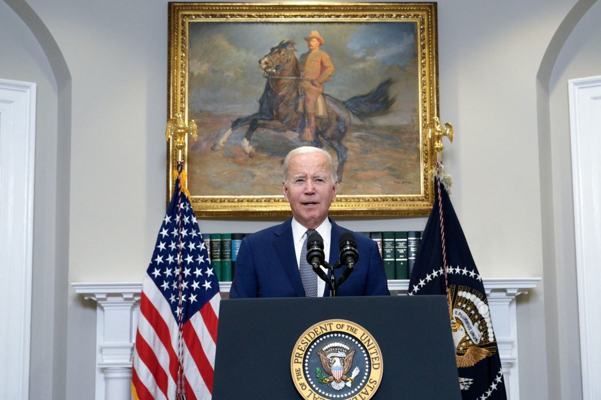 Americký prezident Joe Biden ujistil Ukrajinu, že pomoc bude pokračovat.