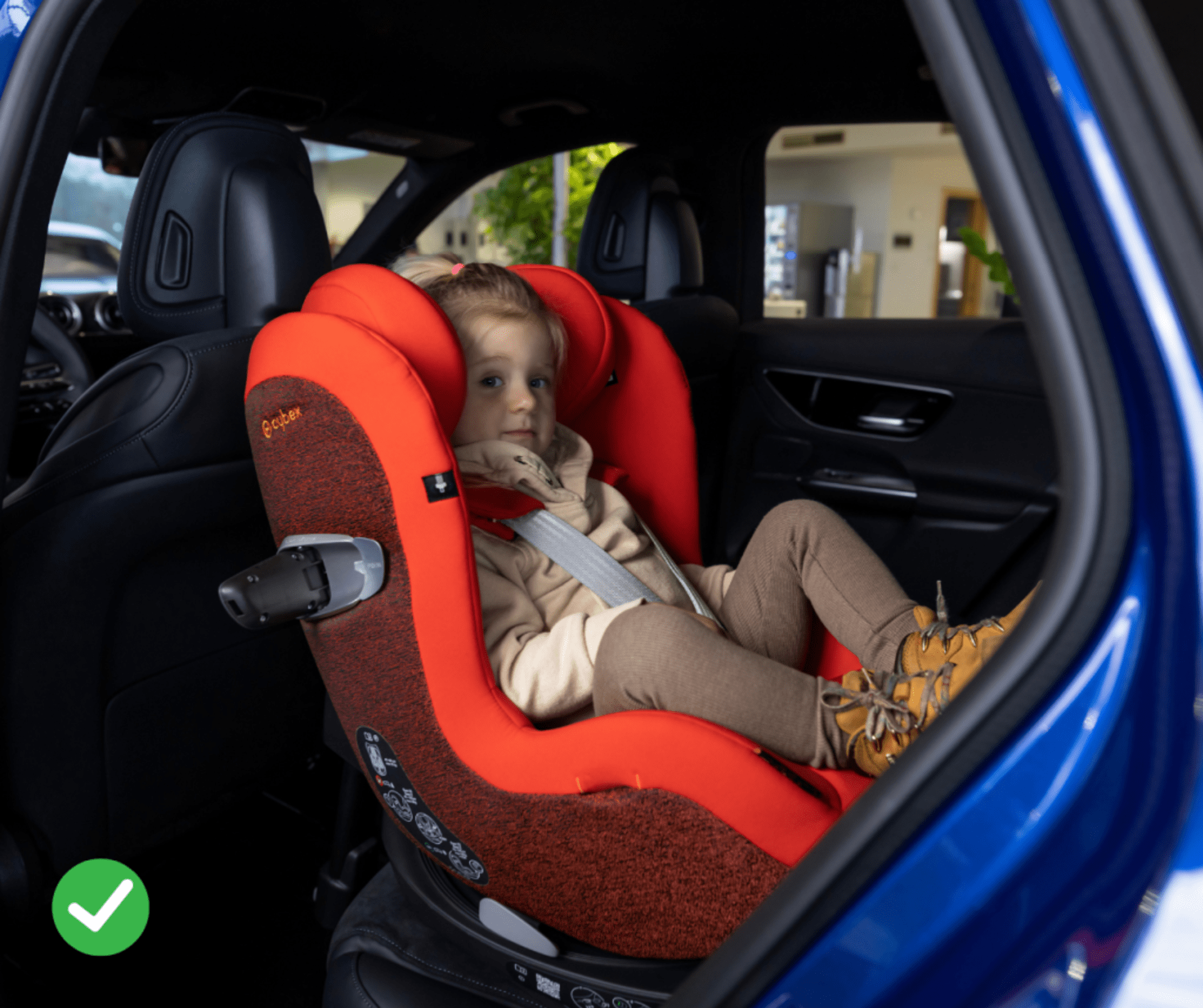  Protisměrné autosedačky se mohou používat pouze k jízdě dítěte čelem proti směru jízdy.