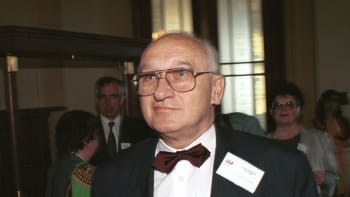 Zemřel bývalý senátor za ODS Richard Salzmann. Působil také jako ředitel Komerční banky
