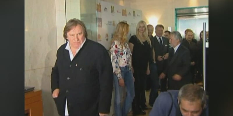 Gérard Depardieu obvinění ze znásilnění a sexuálních útoků odmítá. 