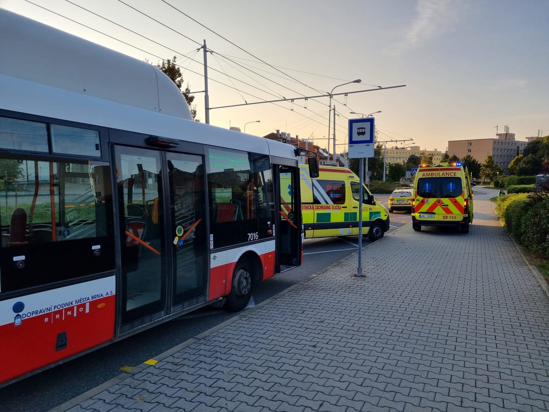 Nehoda autobusu a osobního automobilu v Brně, 5. října 2023