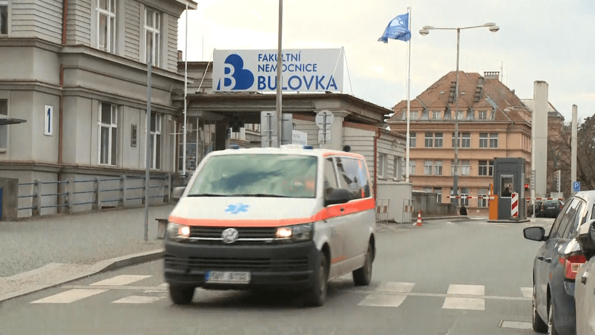 Lékařské odbory vyzývají ministra zdravotnictví, aby vyřešil situaci ve Fakultní nemocnici Bulovka.
