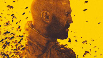 Jason Statham jako zabijácký včelař, který za sebou nechává jen těla. Trailer nového akčňáku ví, co chceme vidět