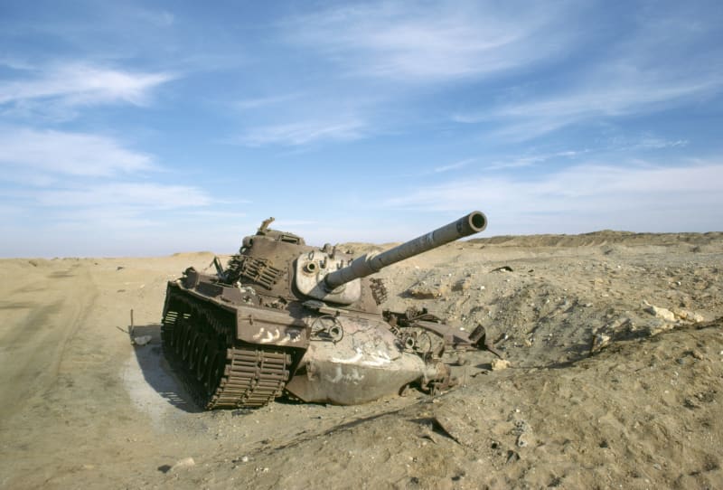 Zničený izraelský tank poblíž Suezského průplavu
