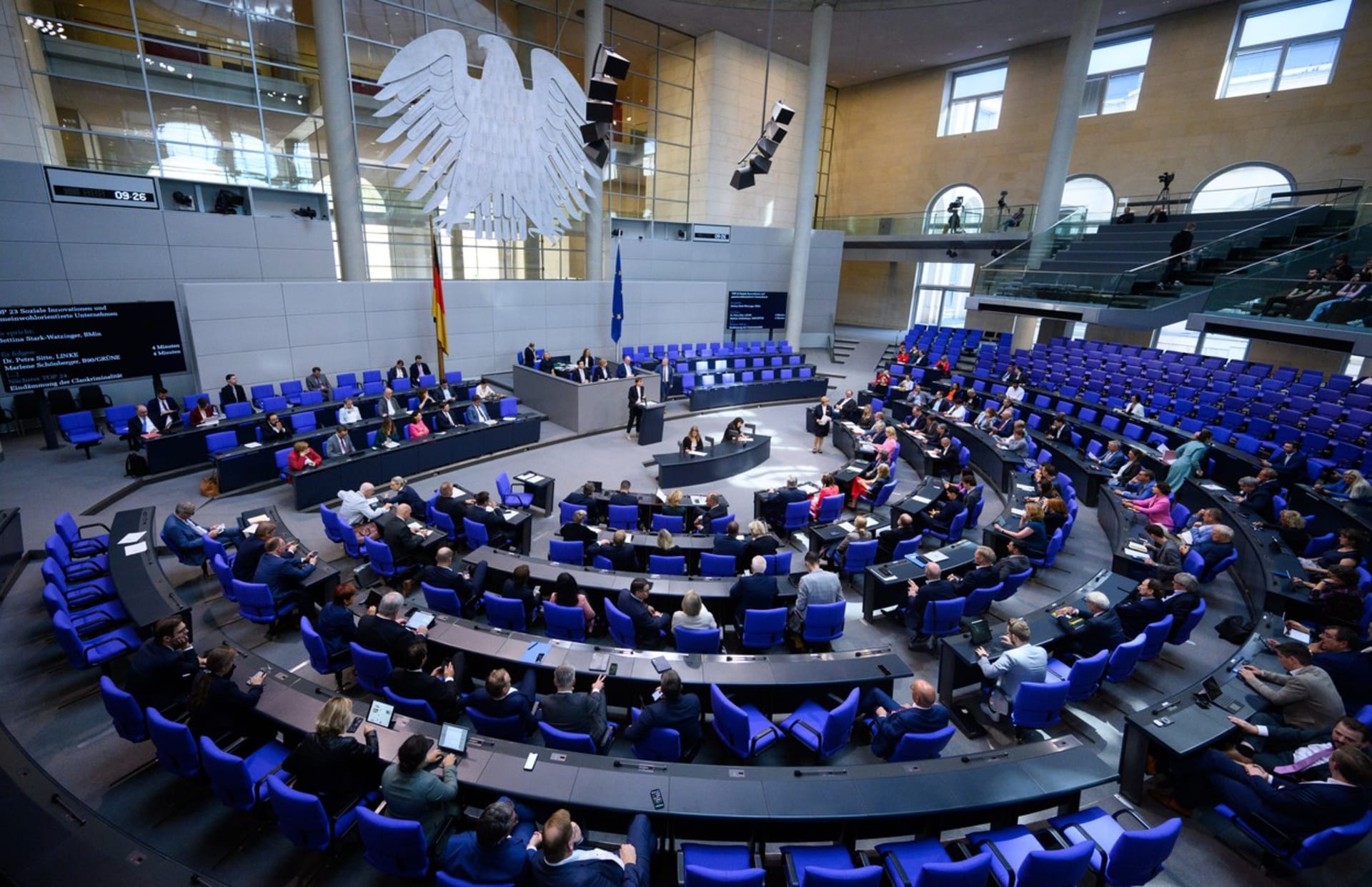 Německý Bundestag obstrukce nezná.