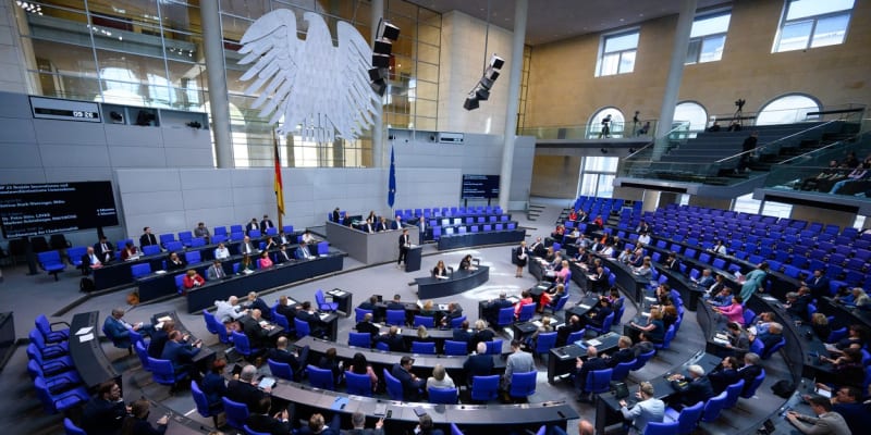 Německý spolkový sněm (Bundestag)