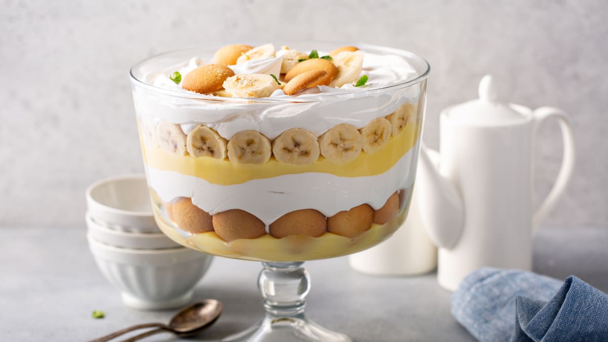 Banánový trifle s vanilkovým pudinkem a piškoty