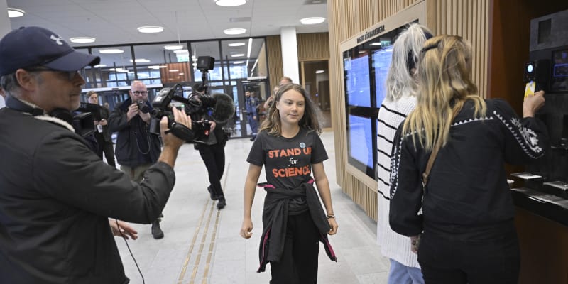 Klimatická aktivistka Greta Thunbergová jde k soudu. 