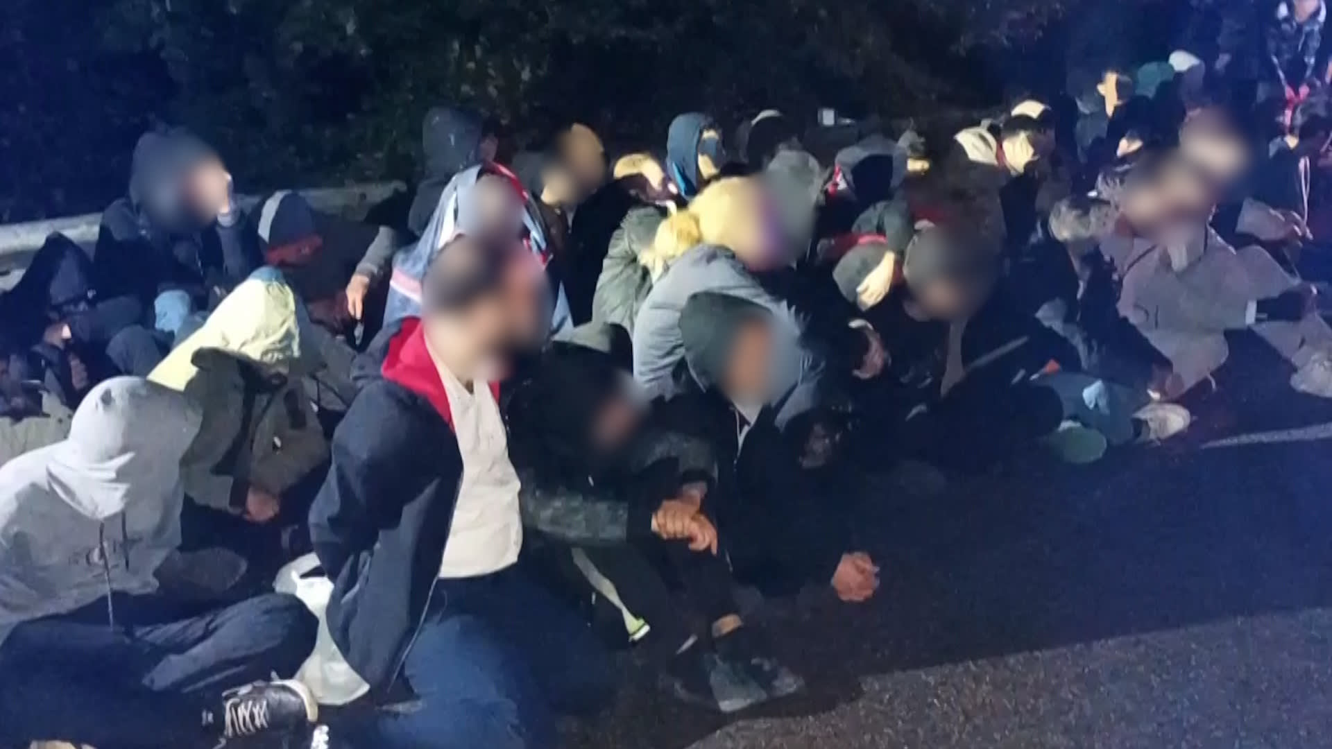V nákladním voze Policie odhalila 70 migrantů
