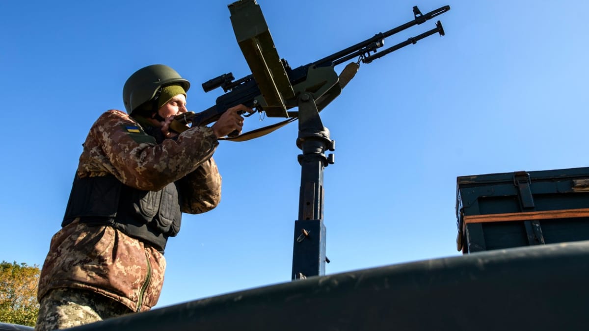 Ukrajinský voják, který má na starost sestřelování ruských dronů.