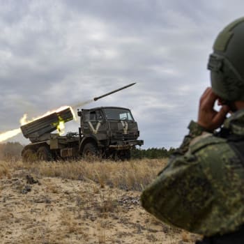 Rakety jsou na Ukrajině velkým nebezpečím i pro pracovníky charitativních organizací.