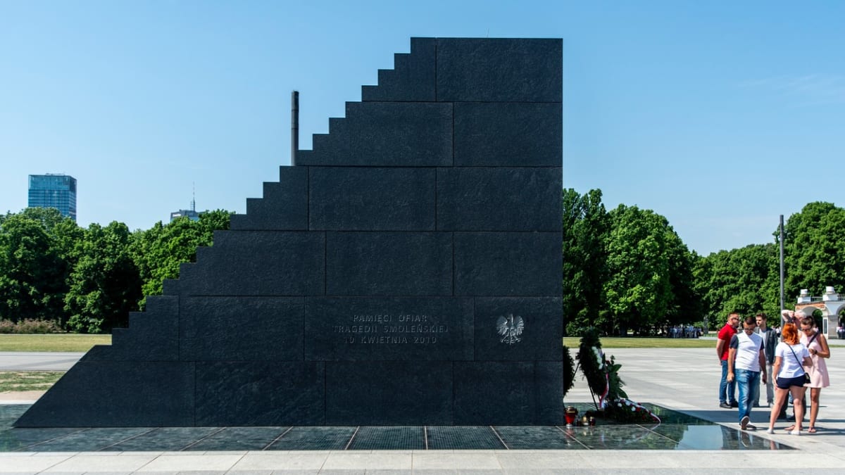Památník obětem leteckého neštěstí na Pilsudského náměstí