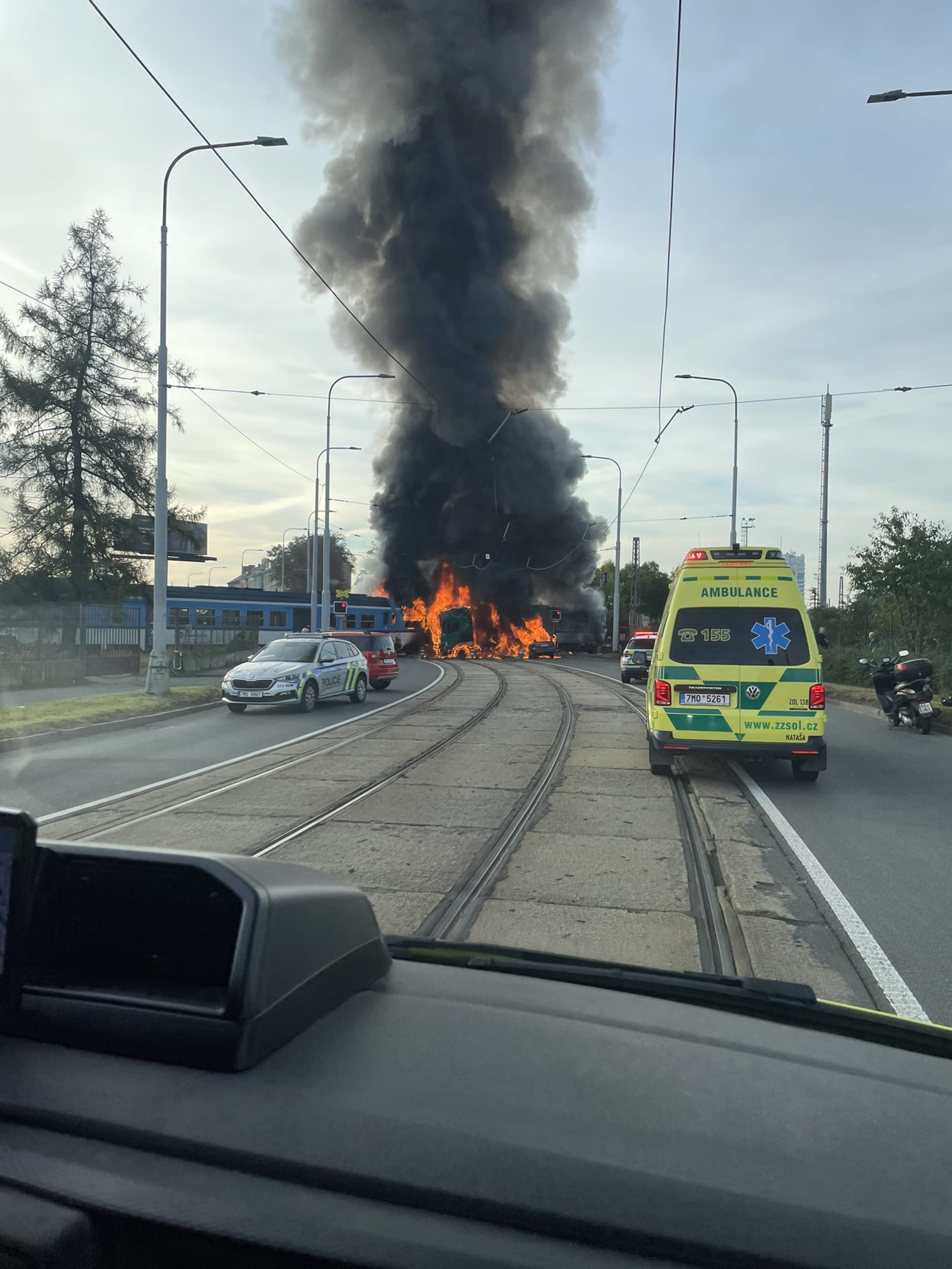 V Olomouci se srazil na přejezdu kamion s osobním vlakem.
