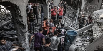 V bombardované Gaze jsou nejméně tři Češi. Vláda je chce evakuovat, řeší i unesené děti