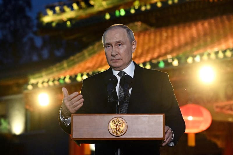 Vladimir Putin během tiskové konference v Pekingu (18.10.2023)